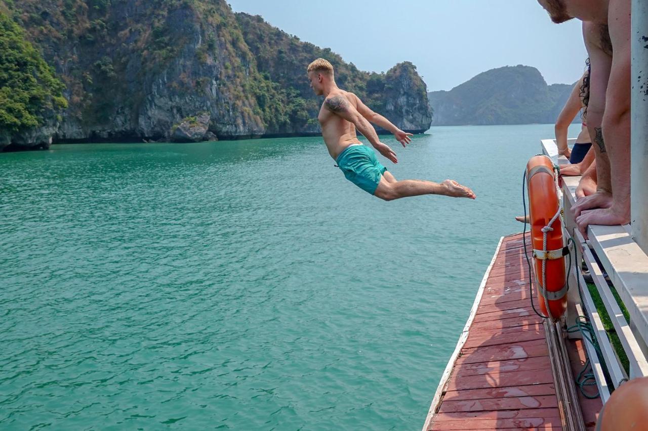 Halong Fantasea Cruise Hotell Ha Long Exteriör bild